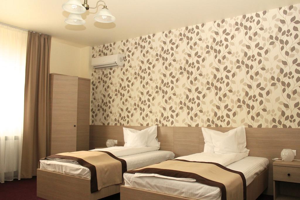 Pensiunea Rix Rooms Фокшані Номер фото